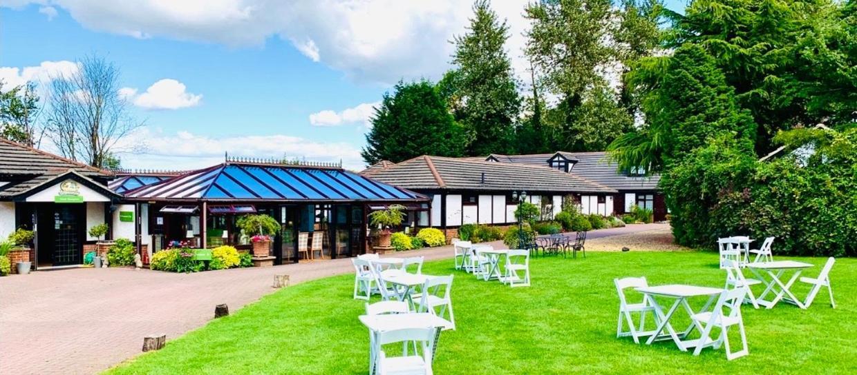 The Stanwick Hotel ภายนอก รูปภาพ